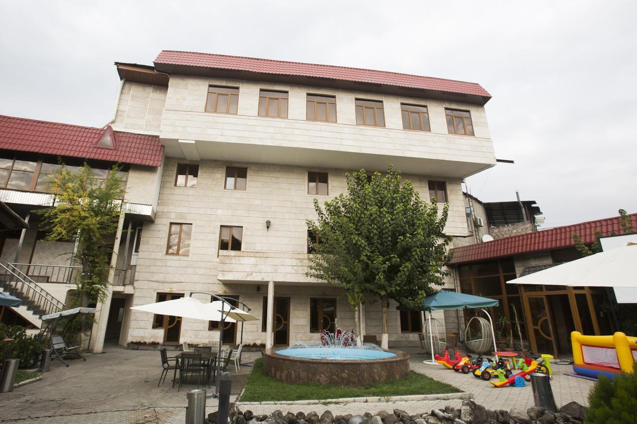 Aratta Hotel Argavand Esterno foto