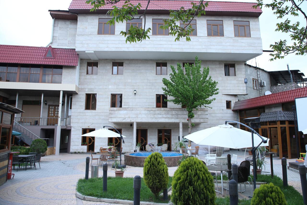 Aratta Hotel Argavand Esterno foto